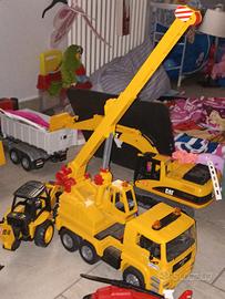 Camion con gru bruder
