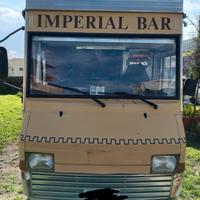 furgone Nissan multifunzione 