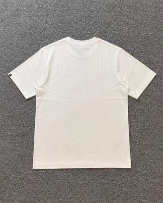 T-shirt bianca a maniche corte con stampa frontale