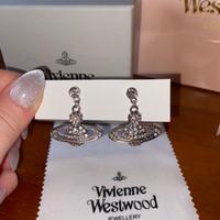 Orecchini pendenti stile Nana Vivienne