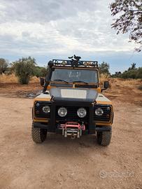 defender Camel Tropy