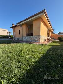 Trifamiliare con giardino