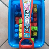 Carrello con costruzioni