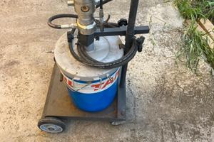 Ingrassatore pneumatico