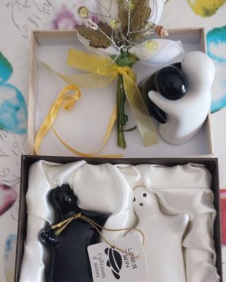 5 bomboniere sale e pepe che si abbracciano