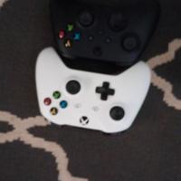Xbox One s gioco e 2 controller