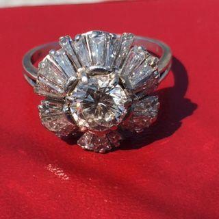 Anello d'epoca in platino e diamanti splendido