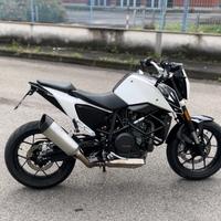 Ktm 690 duke 2017 solo 8000km