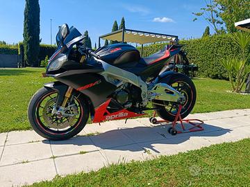 Aprilia rsv4 factory APRC