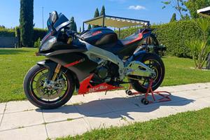 Aprilia rsv4 factory APRC