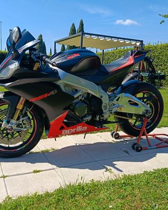 Aprilia rsv4 factory APRC