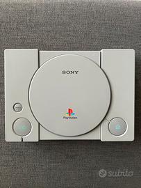 PlayStation 1 con accessori