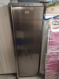 Congelatore verticale AeG