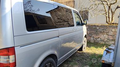 si vende Volkswagen Caravelle 4x4