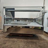 Vetrina gelateria Isa Supershow