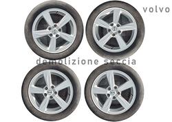 04 CERCHI e Gomme 16 pollici volvo v40
