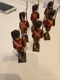 Lineol 7 cm NO  Elastolin 6 soldatini scozzesi