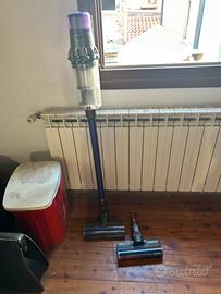 Dyson v11 con accessori + spazzola tappeti