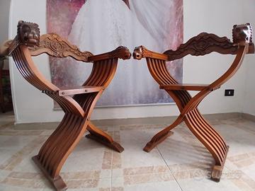 elegante coppia di sedie Savonarola 