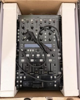 DIGITAL PRO MIXER DDM4000 behringer