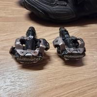 Scarpe e pedali Shimano