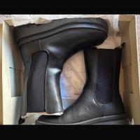 Stivaletti Even e Odd