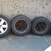 Gomme usate 205 * 60 * 16 cm