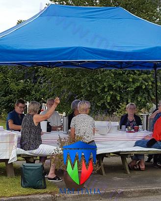 Gazebi pieghevoli per Mercatini di Natale 3 x 6 mt