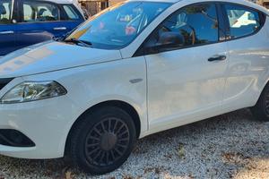 Lancia Ypsilon 1.0 FireFly 5 porte S&S Hybrid Ecoc