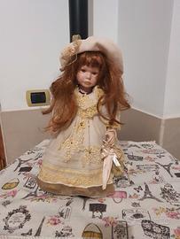 Bambola in porcellana