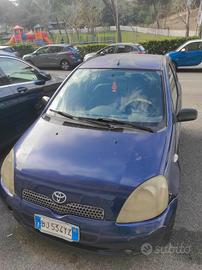 TOYOTA YARIS versione Luna