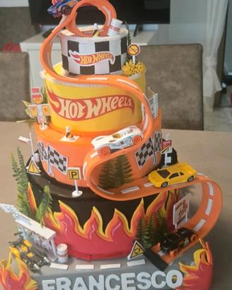 torta scenografica hotwheels 