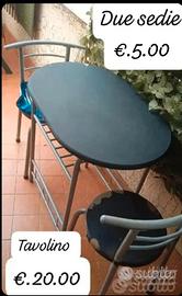 Tavolino con due sedie da esterno o da stanzetta 