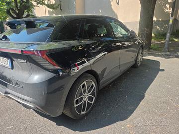 MG MG4 Luxury 64 KWh