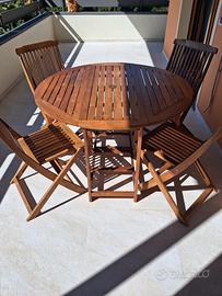 Tavolo in legno da esterno pieghevole con 4 sedie