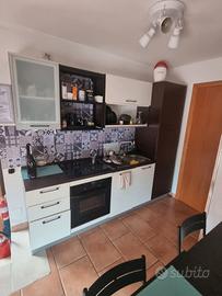 Cucina -  2 tavoli - 4 Sgabelli