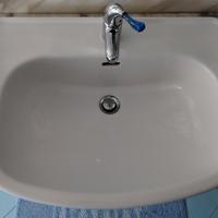 lavabo Pozzi Ginori e miscelatore Newform 
