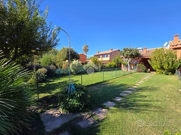 VILLA A SCHIERA CENTRALE A MURAVERA