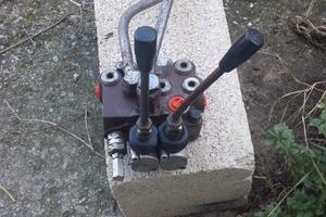 Distributore idraulico