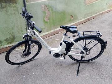 Bicicletta Piaggio lancia Wi-Bike