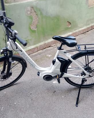Bici elettrica Piaggio lancia Wi-Bike