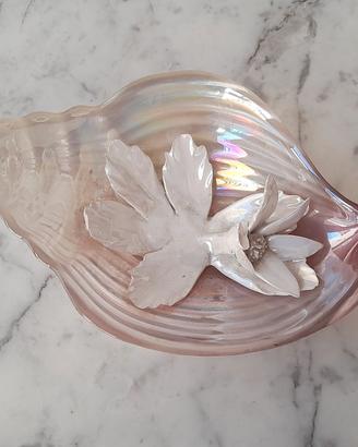 oggetto decorativo a forma di conchiglia