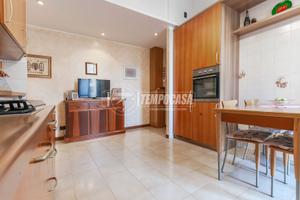 TRILOCALE CON BALCONE