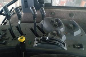 Trattore privato vende