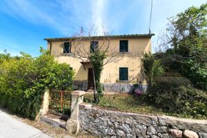 Casa indipendente con terreno