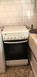 Cucina fornello con forno