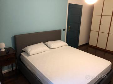 Stanza con bagno solo donne, 450