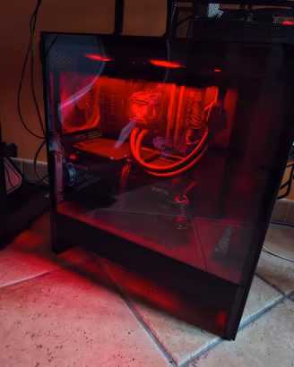 PC Gaming Ryzen 7 9700x+RX 9060 XT 16GB+32GB DDR5