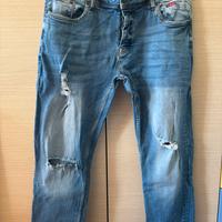 Jeans strappati