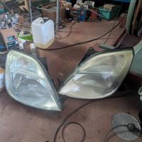 Fari anteriori Ford Fiesta 